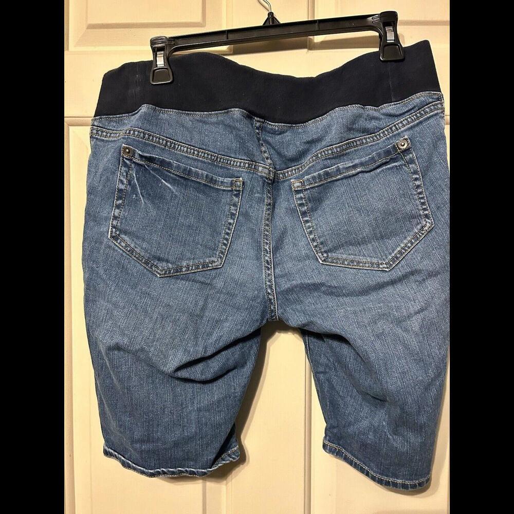 Women's Liz Lange maternity denim shorts size medium cotton mix five pocket - Picture 2 of 3